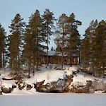 Vesi - The White Blue Wilderness Nyaraló Inari