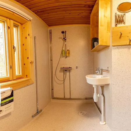 Private Island Vesi - The White Blue Wilderness בית נופש אינארי