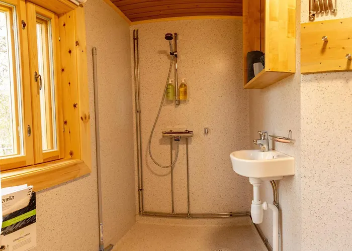 Vesi - The White Blue Wilderness 펜션 이나리